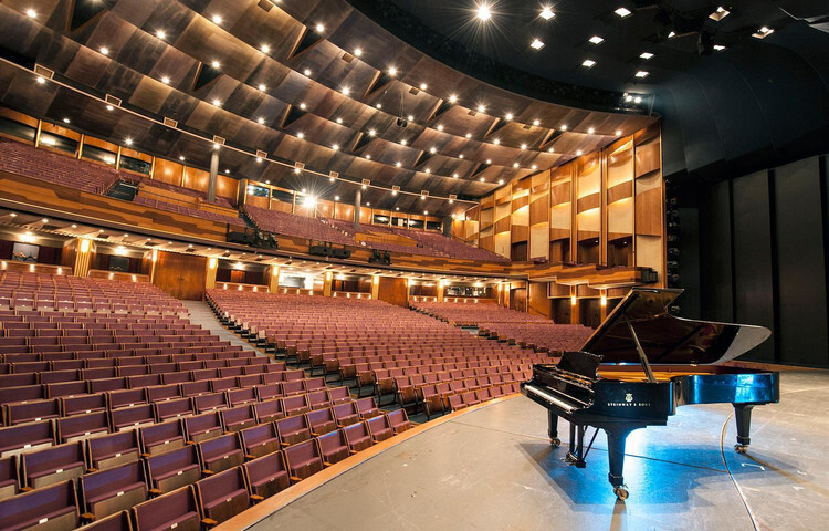 Grosses Festspielhaus image